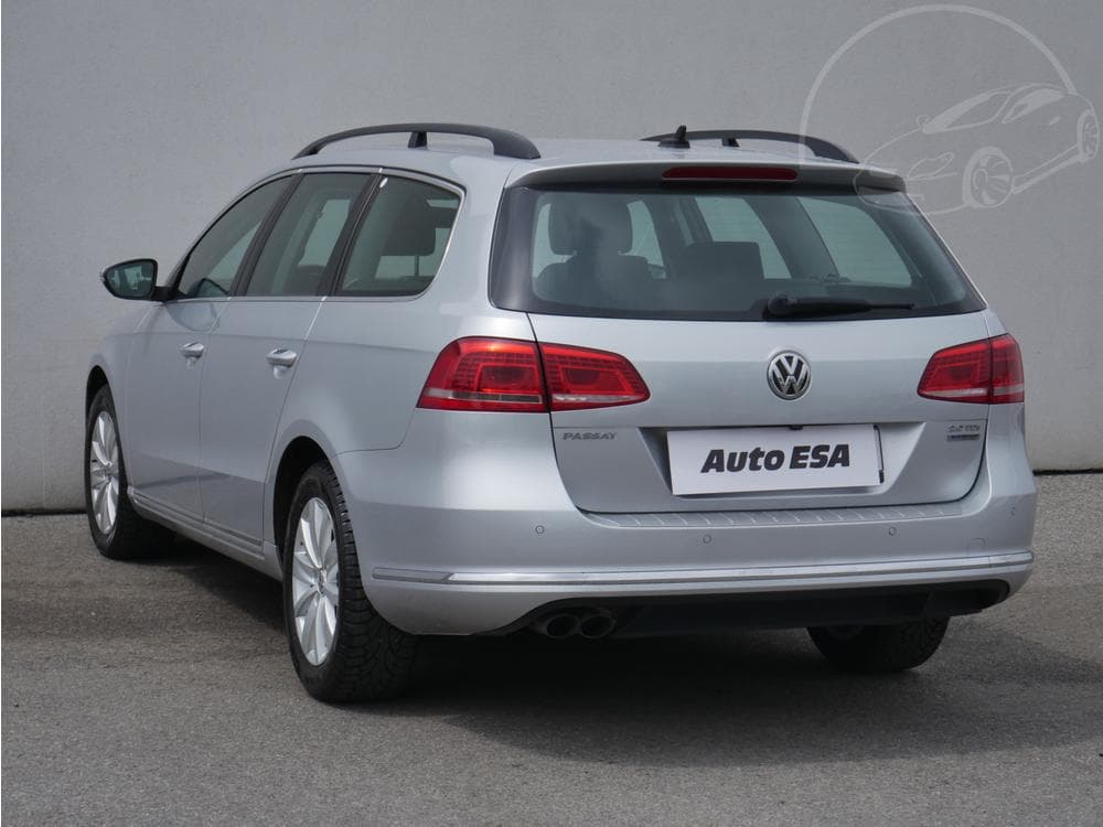 2013 Volkswagen PASSAT - 11