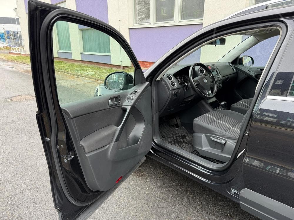 2010 Volkswagen TIGUAN - 8