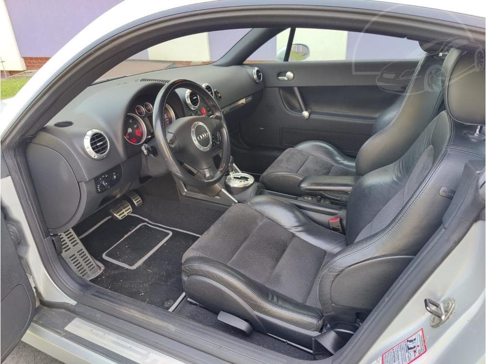 2003 Audi TT - 10