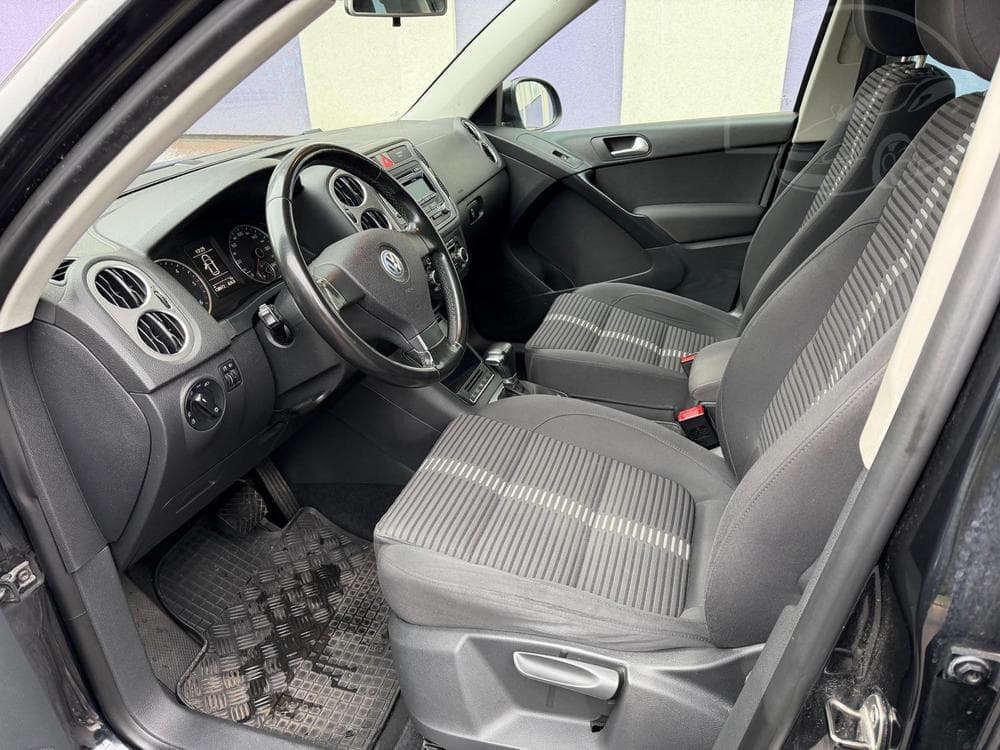 2010 Volkswagen TIGUAN - 11