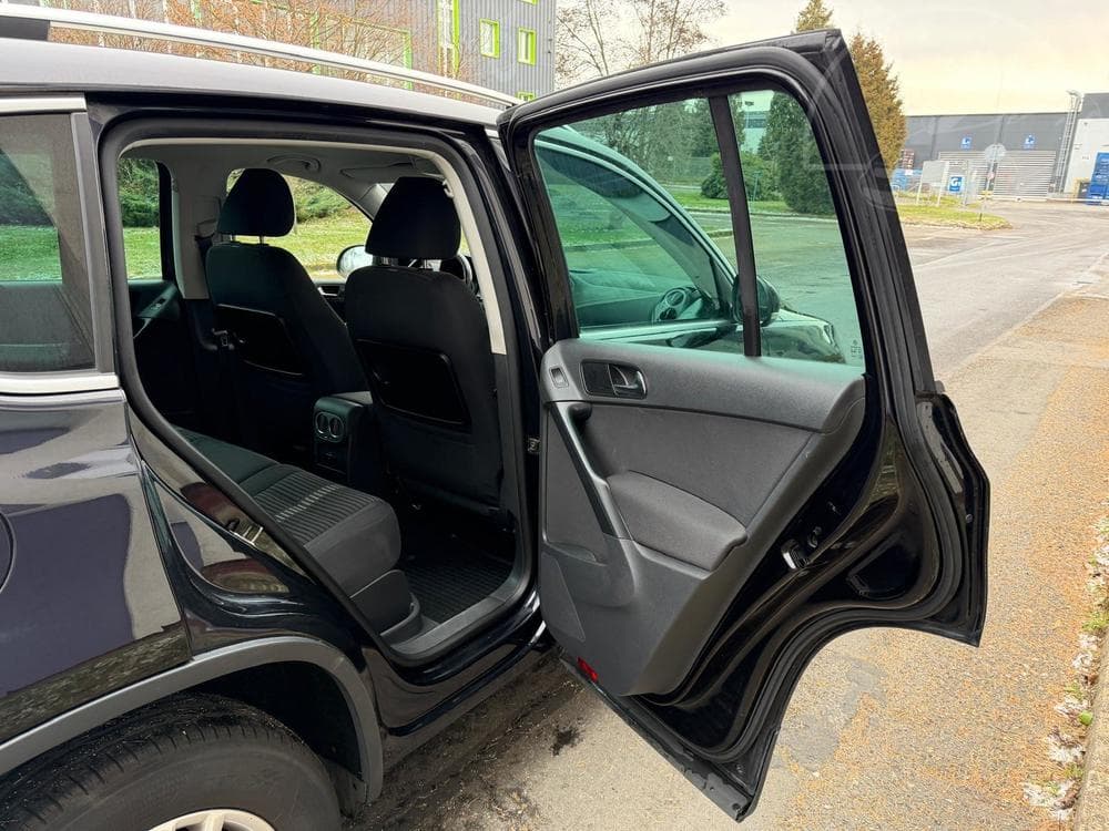 2010 Volkswagen TIGUAN - 16