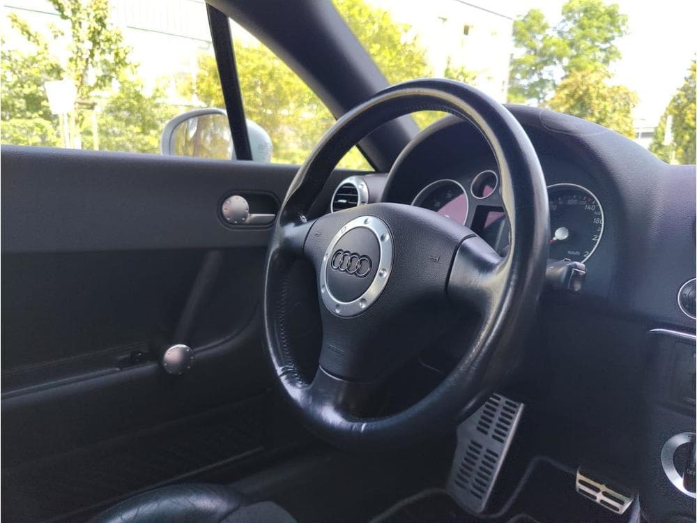 2003 Audi TT - 19