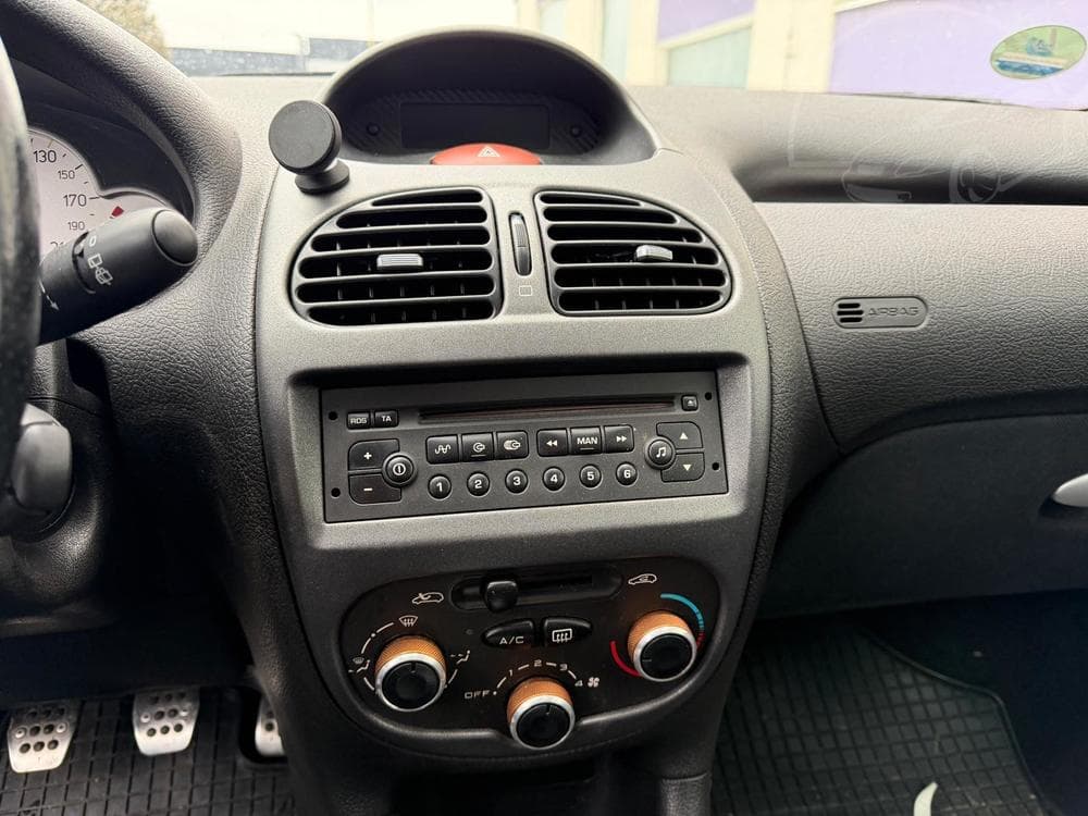 2003 Peugeot 206 - 19