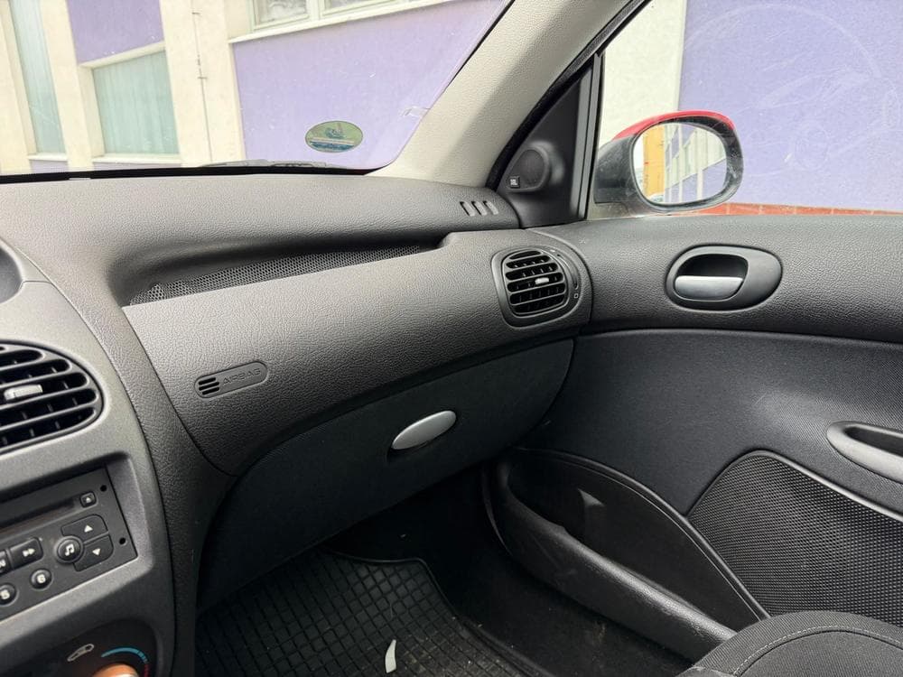2003 Peugeot 206 - 20