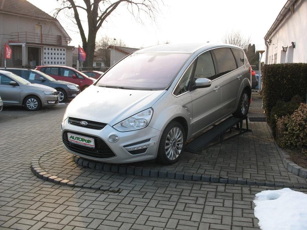 2012 Ford S-MAX - 5