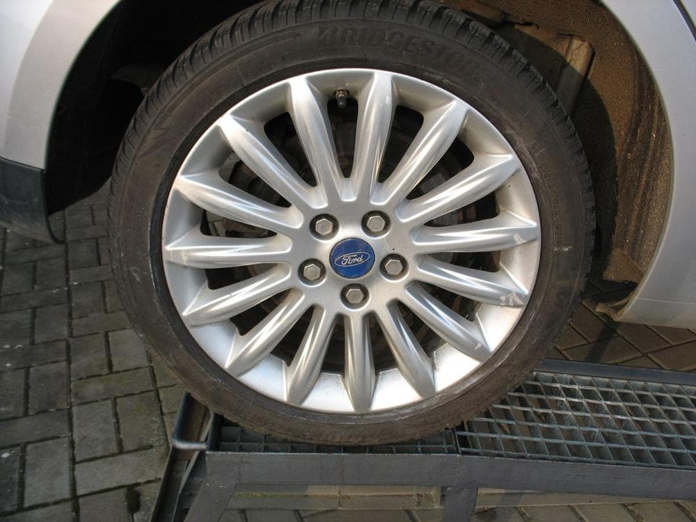 2012 Ford S-MAX - 12