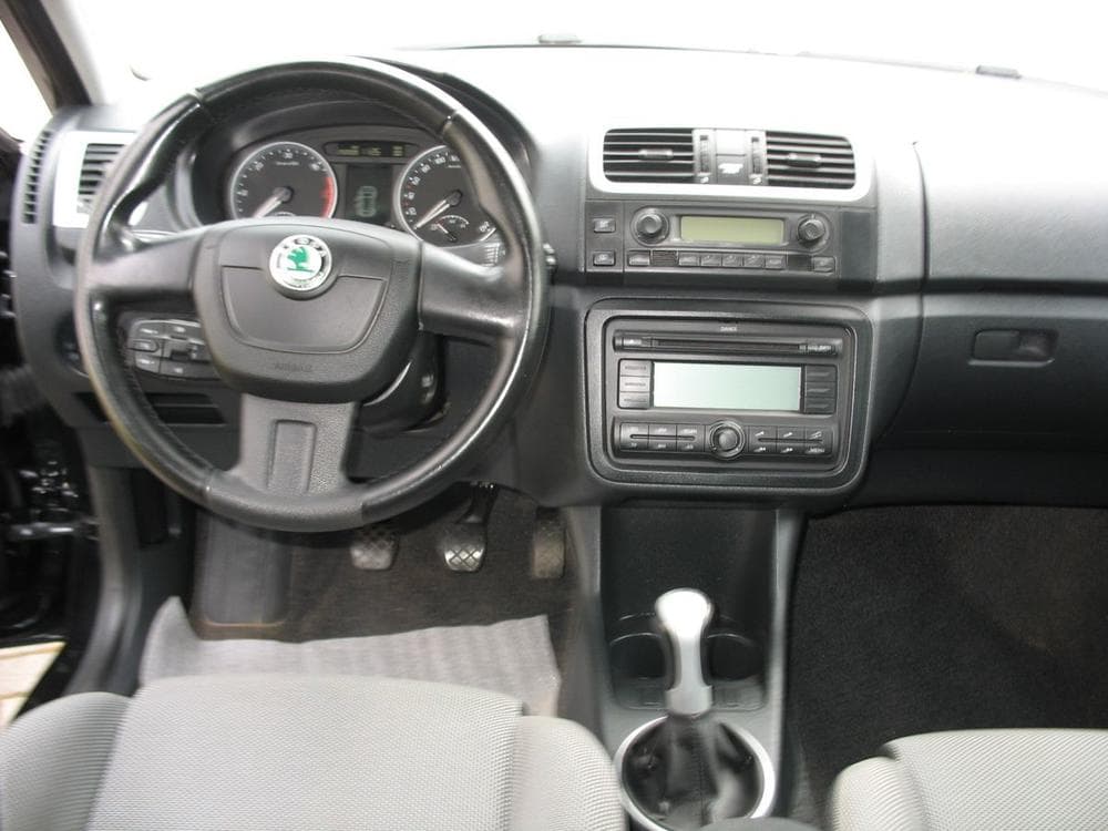 2010 Škoda FABIA - 8