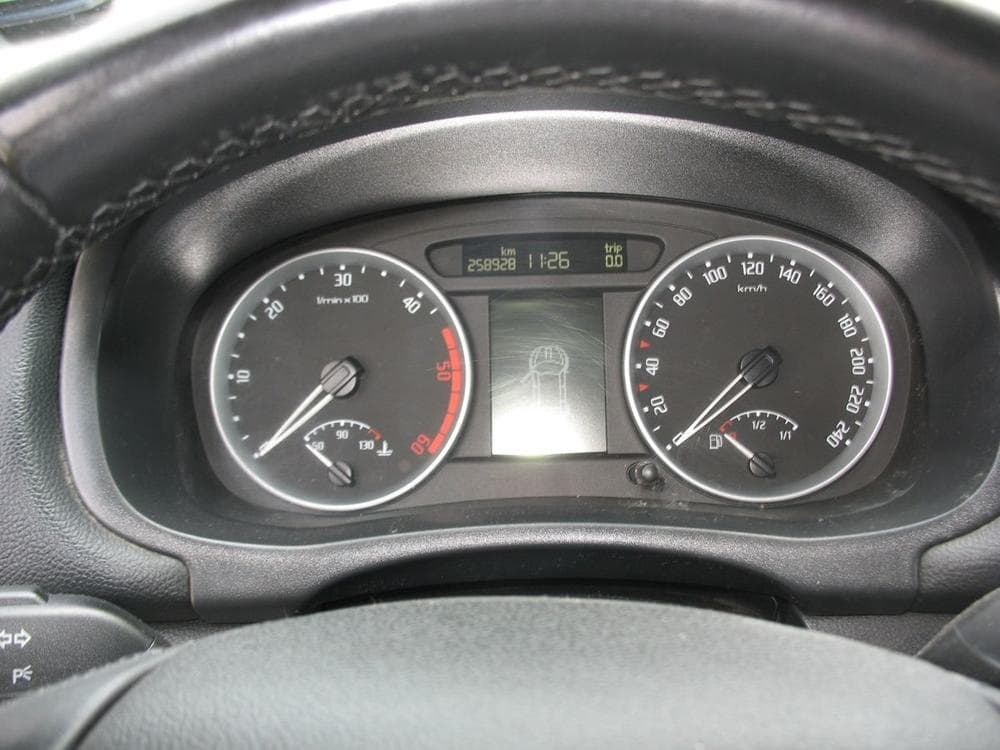 2010 Škoda FABIA - 11