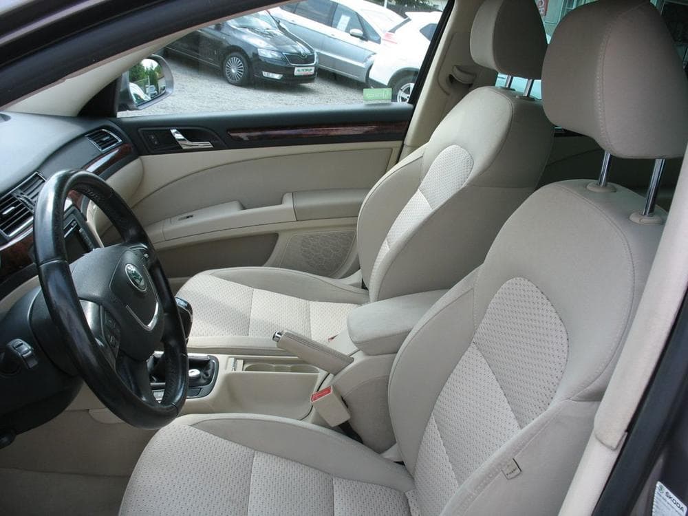 2010 Škoda SUPERB - 7
