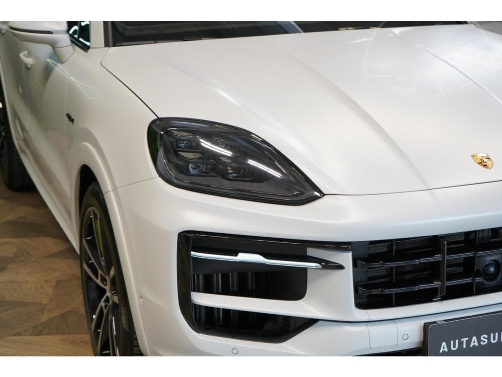 2025 Porsche CAYENNE - 7
