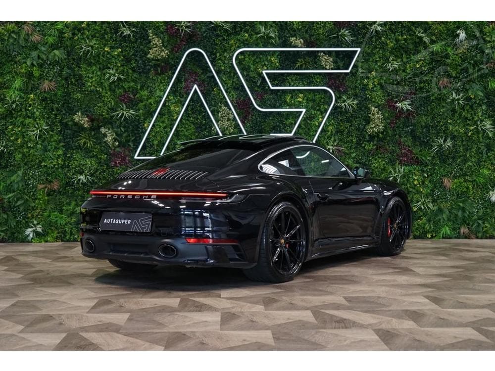 2020 Porsche 911 - 13