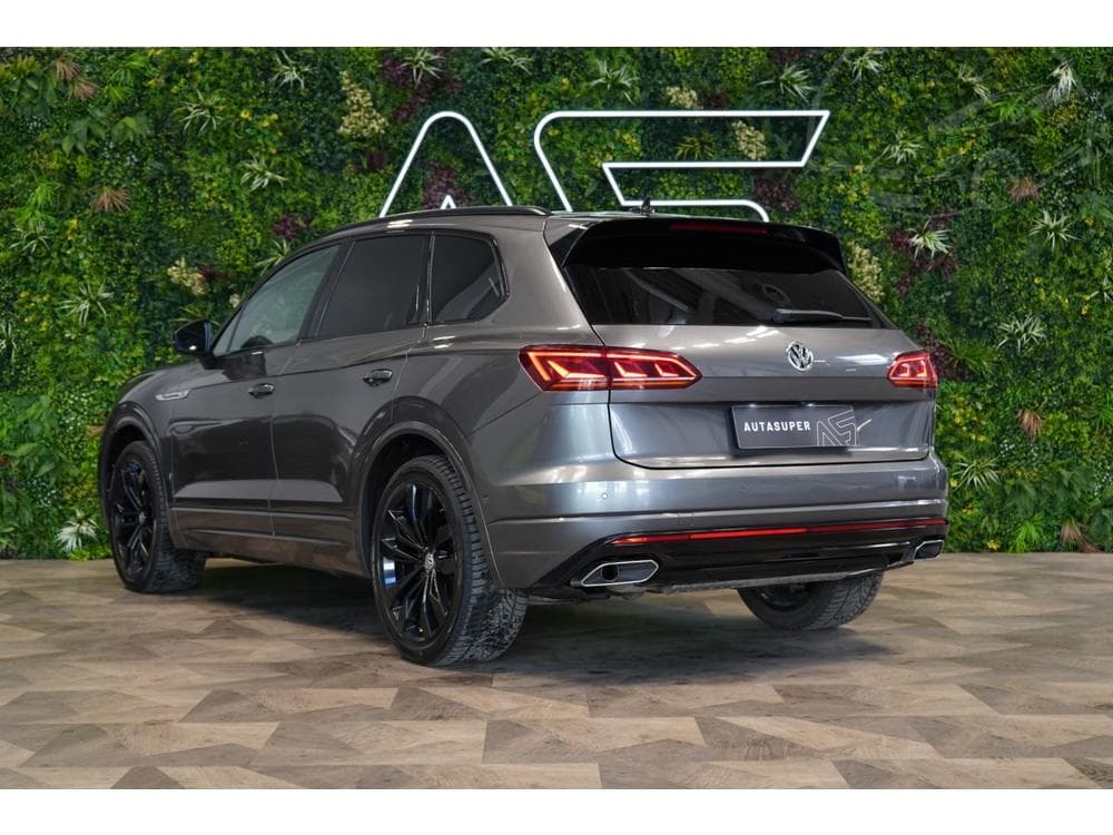 2020 Volkswagen TOUAREG - 9