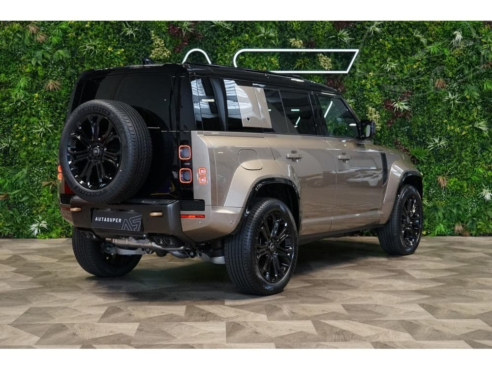 2025 Land Rover DEFENDER - 21
