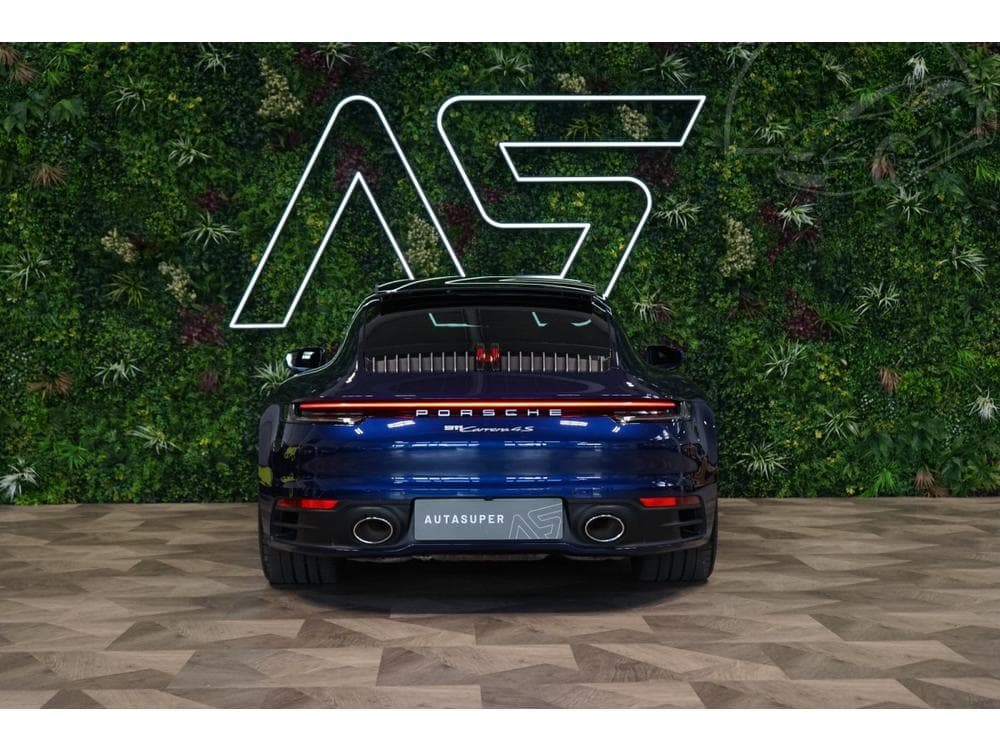 2020 Porsche 911 - 16