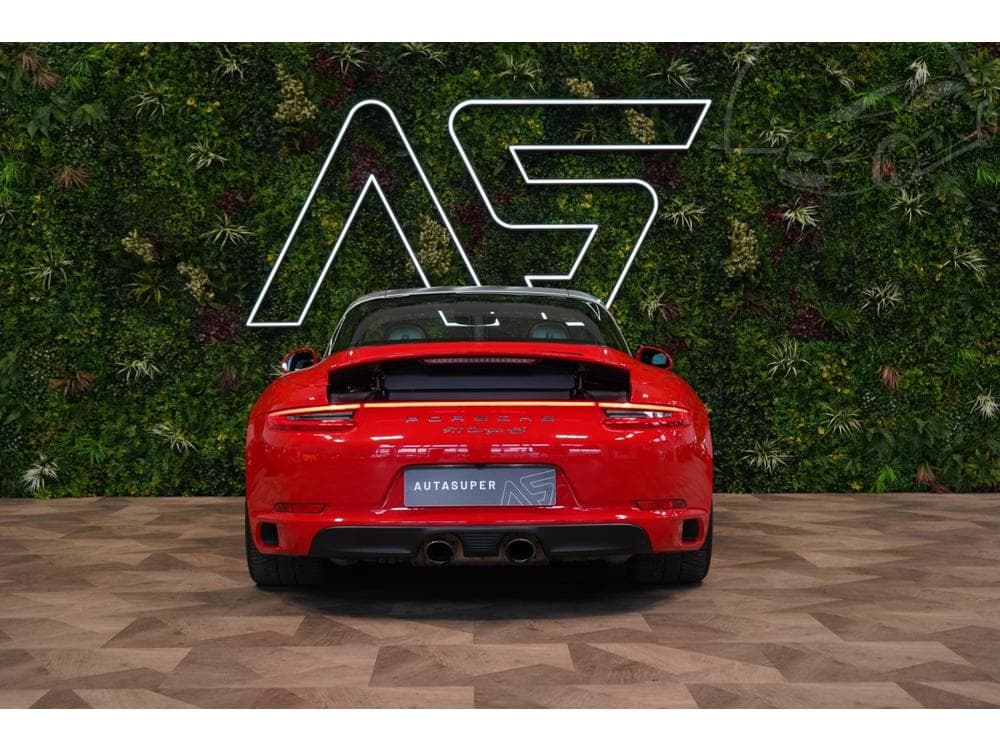 2016 Porsche 911 - 11