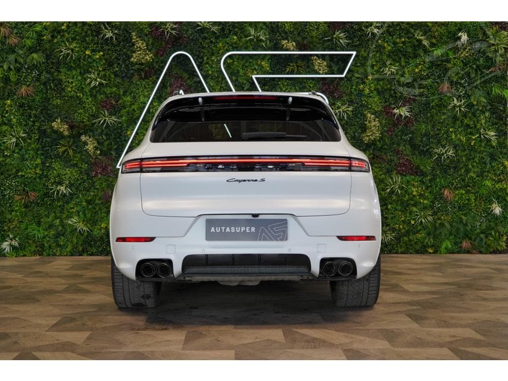 2025 Porsche CAYENNE - 11