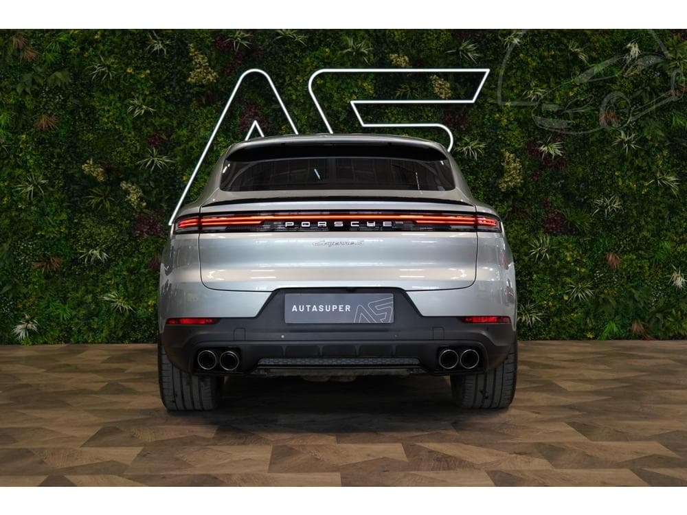 2024 Porsche CAYENNE - 11