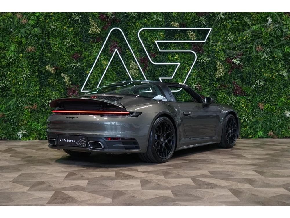 2021 Porsche 911 - 25