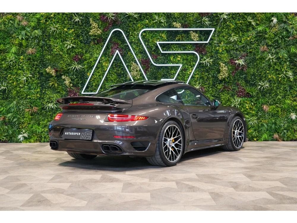 2015 Porsche 911 - 19