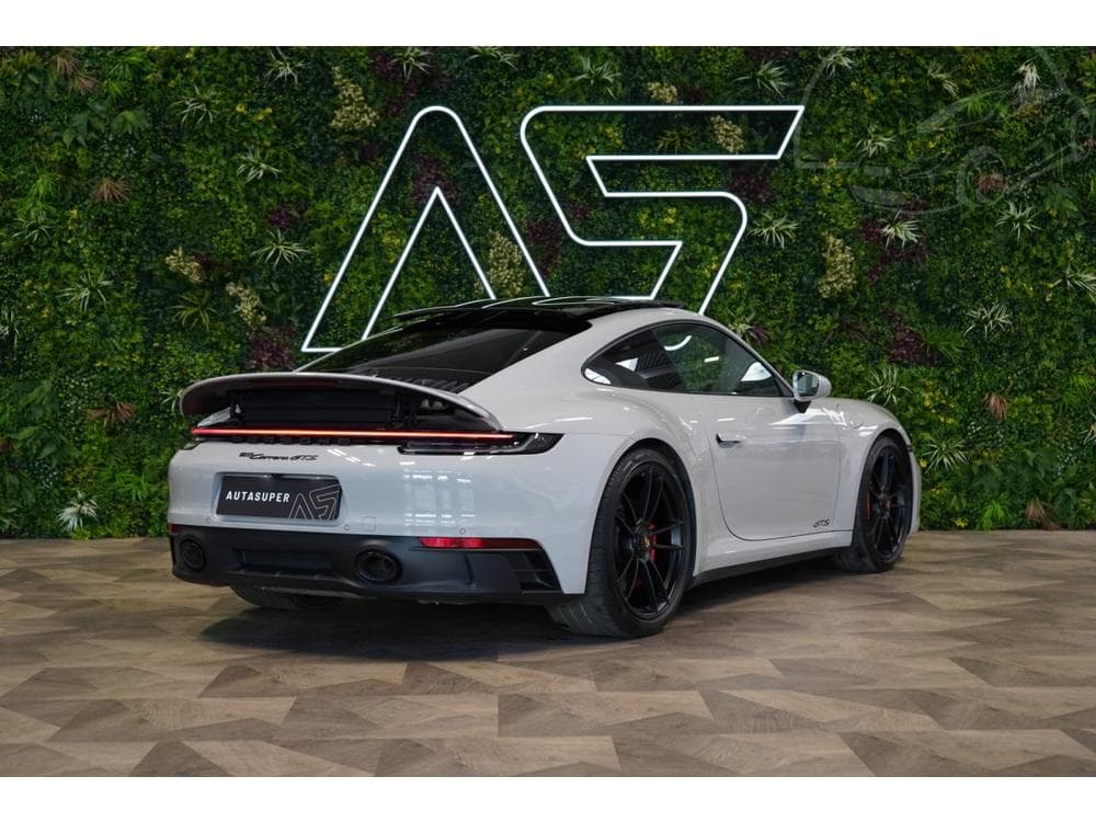 2024 Porsche 911 - 13
