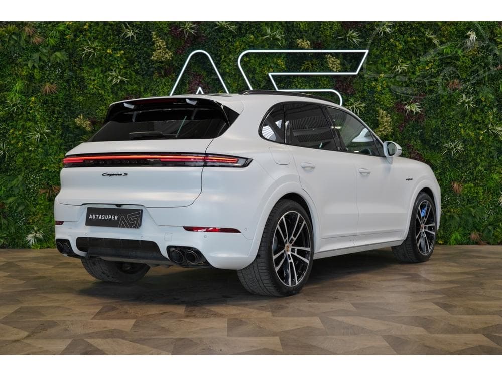 2025 Porsche CAYENNE - 13
