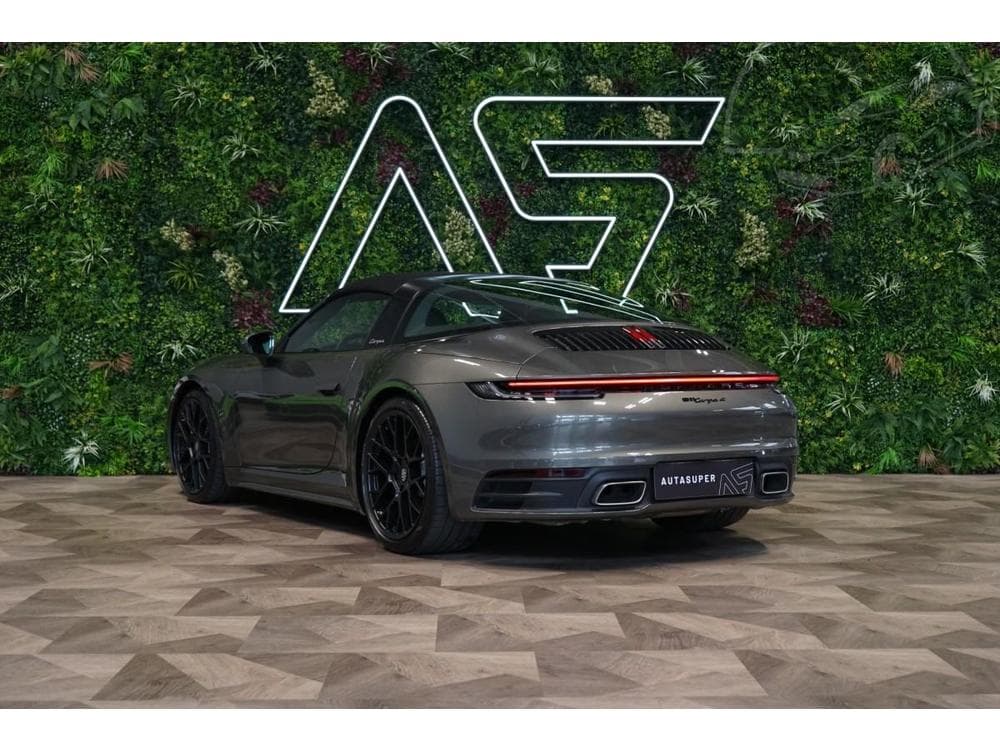 2021 Porsche 911 - 33
