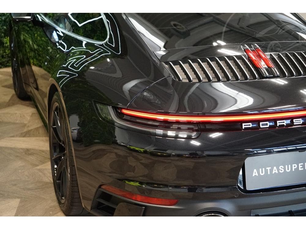 2020 Porsche 911 - 25