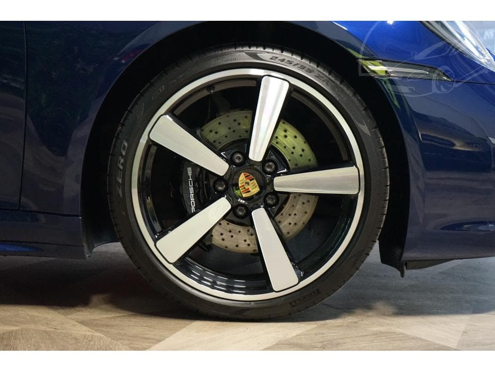 2020 Porsche 911 - 25
