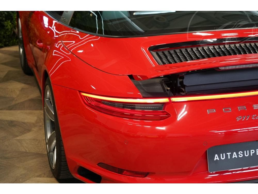 2016 Porsche 911 - 17