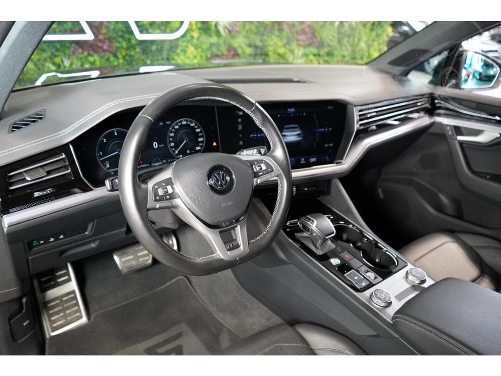 2020 Volkswagen TOUAREG - 17