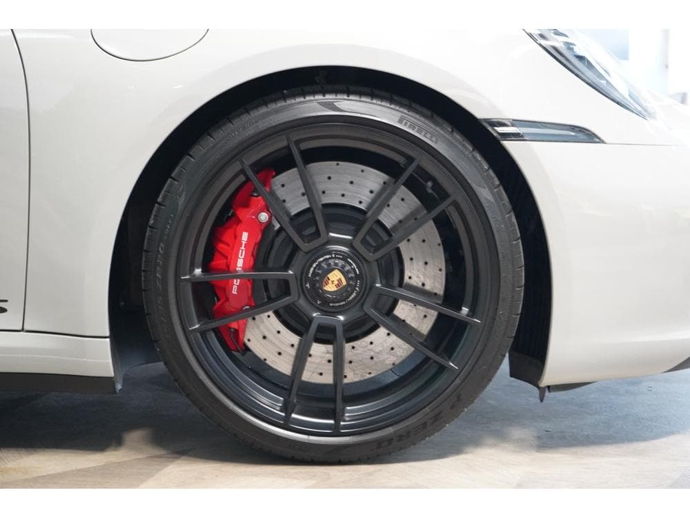 2024 Porsche 911 - 17