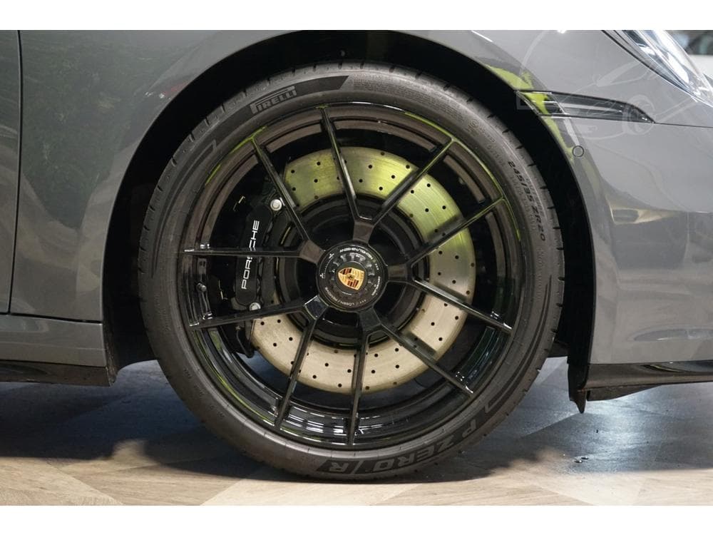 2025 Porsche 911 - 37