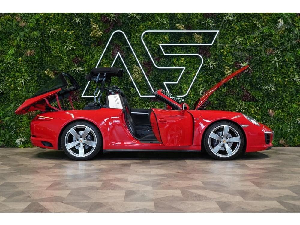 2016 Porsche 911 - 19