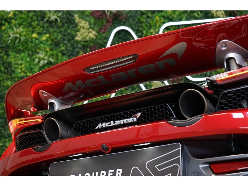 2020 McLaren 720S - 41