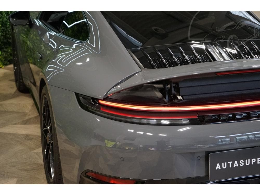 2025 Porsche 911 - 41