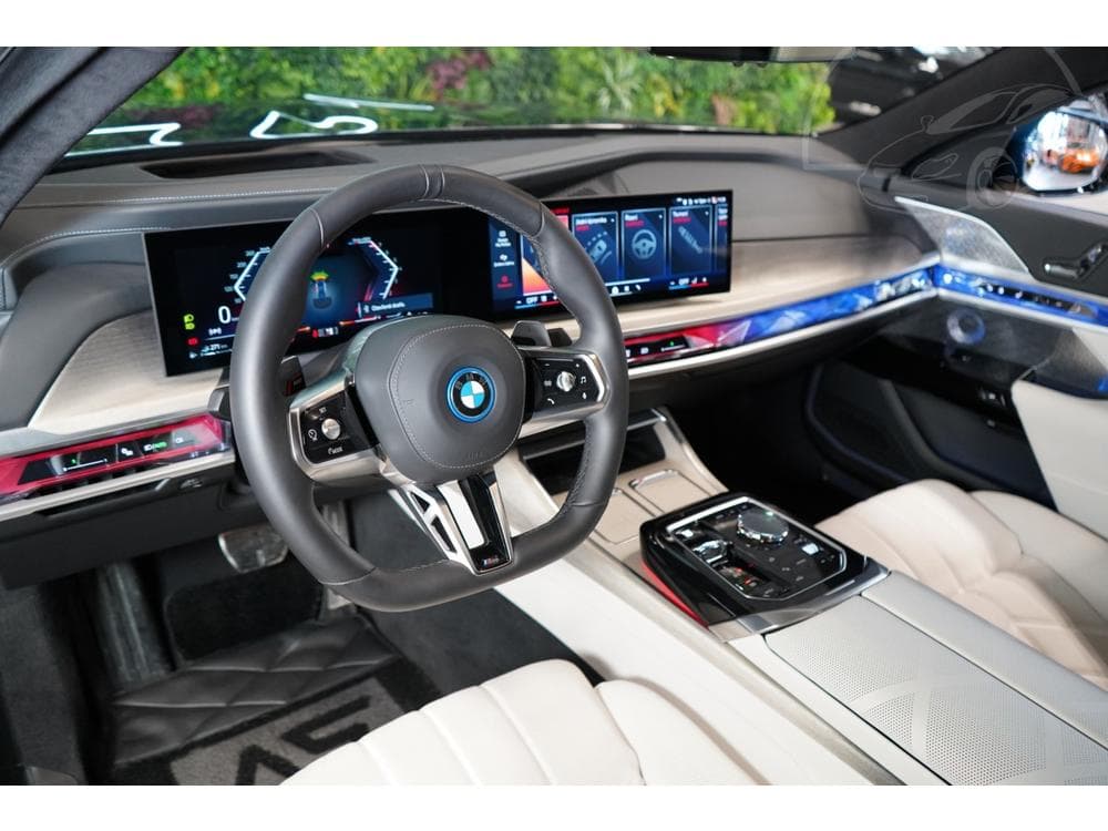 2025 BMW 7-SERIES - 31