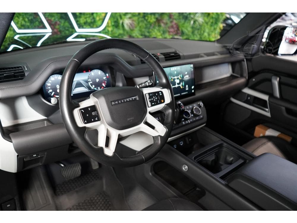 2022 Land Rover DEFENDER - 31