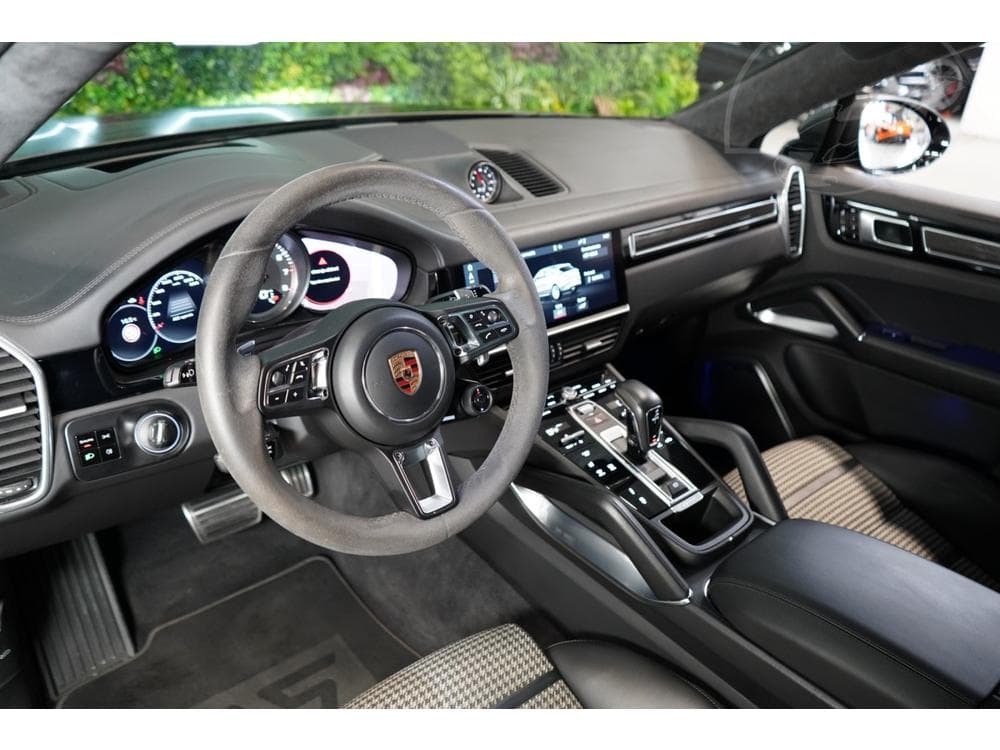 2020 Porsche CAYENNE - 21