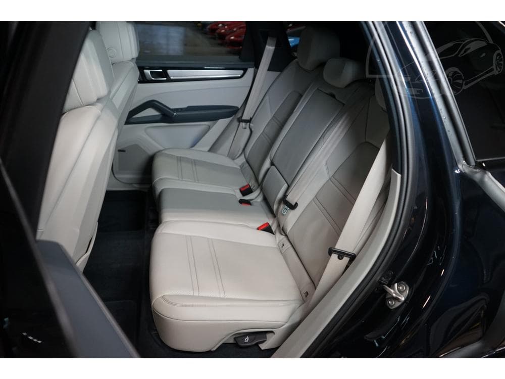 2022 Porsche Cayenne - 13