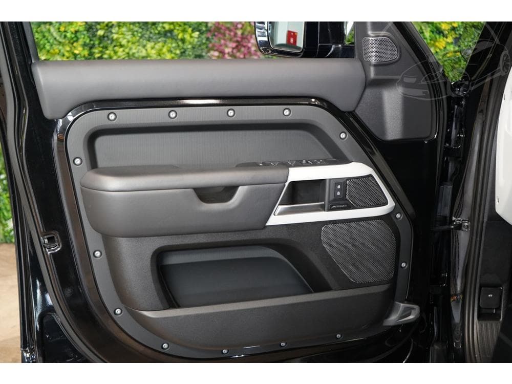 2022 Land Rover DEFENDER - 37