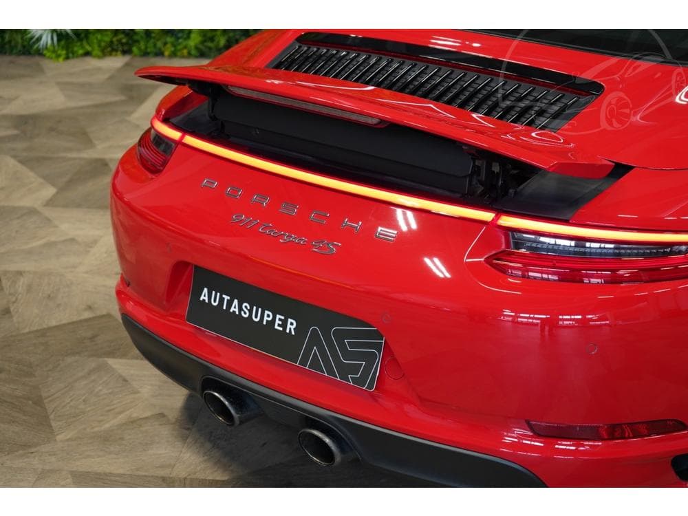 2016 Porsche 911 - 25