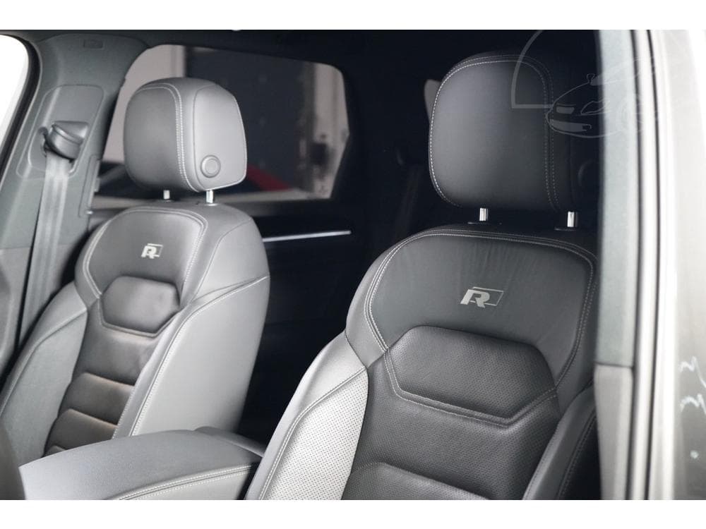 2020 Volkswagen TOUAREG - 25
