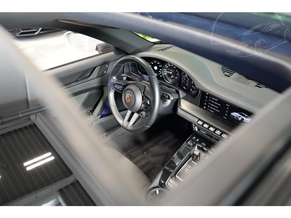 2024 Porsche 911 - 25
