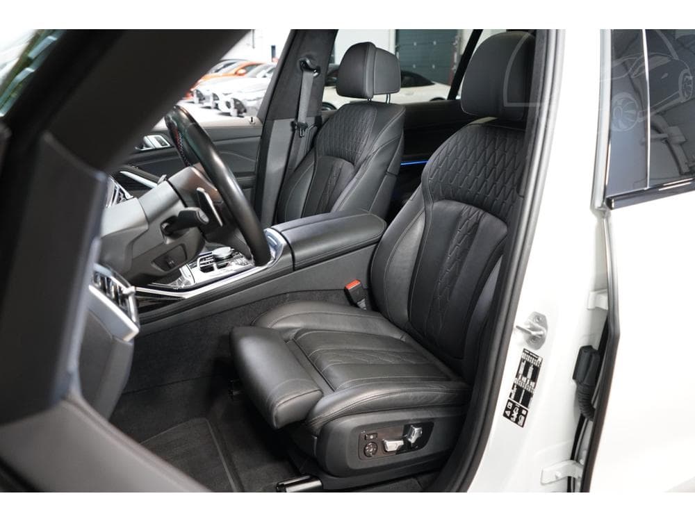 2024 BMW X7 - 25