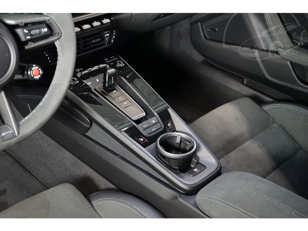 2025 Porsche 911 - 57