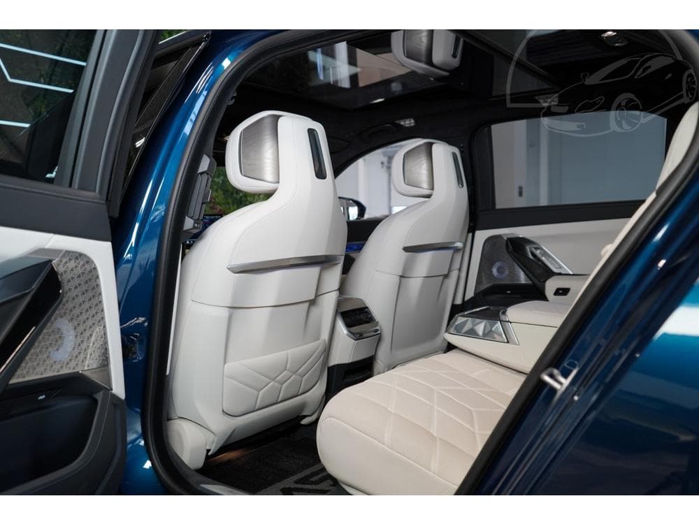 2025 BMW 7-SERIES - 43