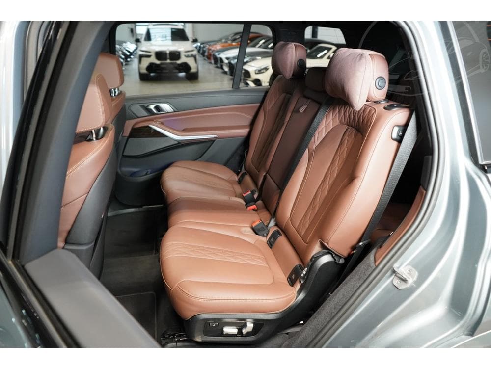 2024 BMW X7 - 29