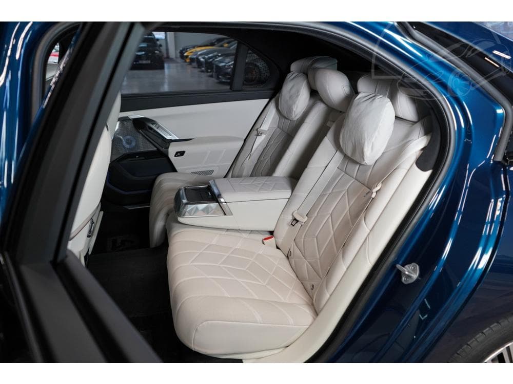 2025 BMW 7-SERIES - 46