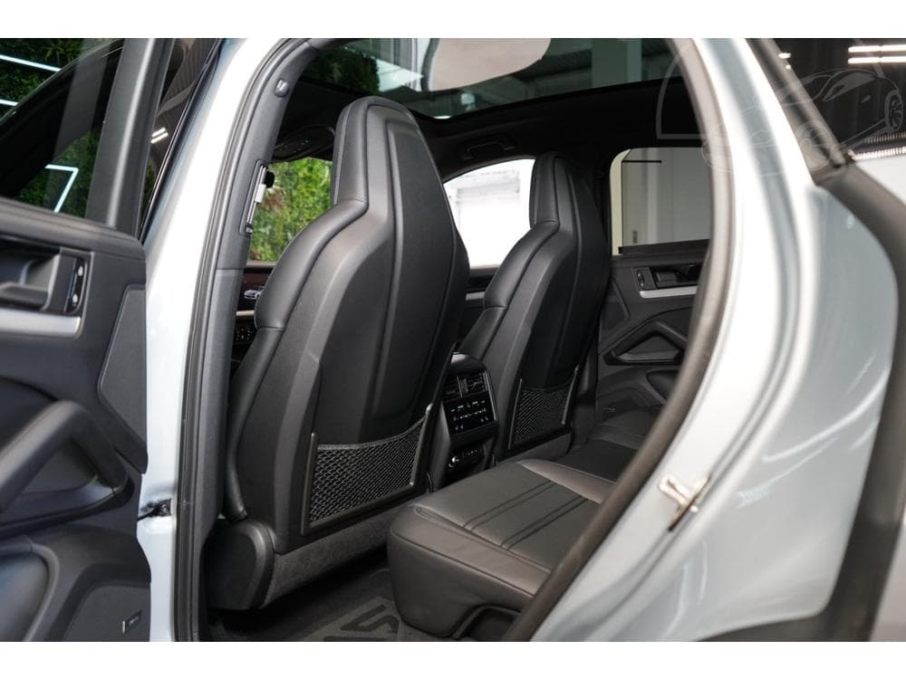 2024 Porsche CAYENNE - 31