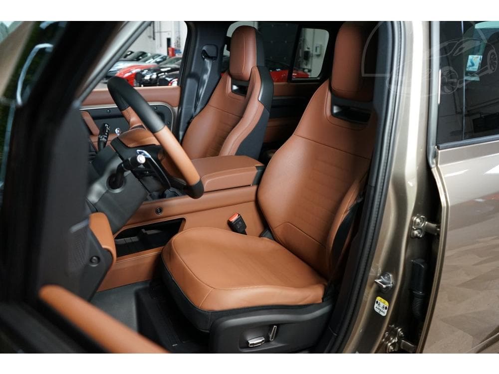 2025 Land Rover DEFENDER - 65